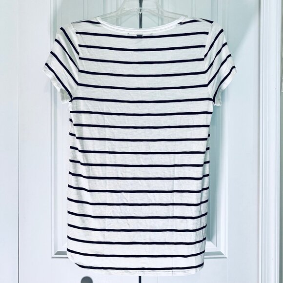 White House Black Market V-neck short sleeve striped tee in Black/White (M) - Picture 7 of 10